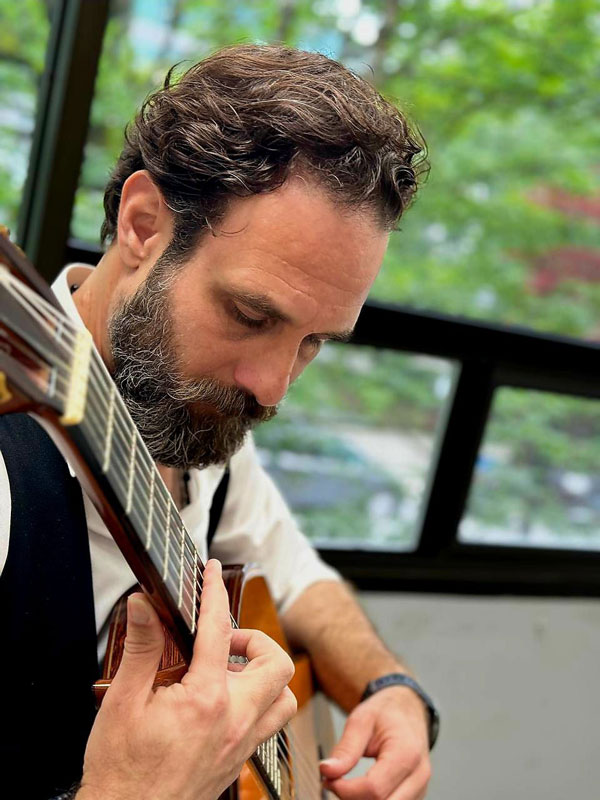 فریدون-وزیری-آموزش-گیتار-کلاسیک-پاپ-اساتید-بهترین-آموزشگاه-موسیقی-شرق-تهران-ثبت-نام-کلاس فریدون-وزیری-آموزش-گیتار-کلاسیک-پاپ-اساتید-بهترین-آموزشگاه-موسیقی-شرق-تهران-ثبت-نام-کلاس